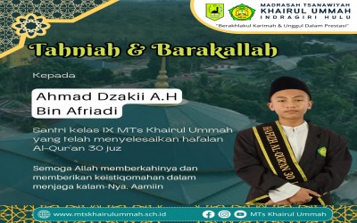 Dua santri MTs Khairul Ummah selesai setoran hafalan 30 juz